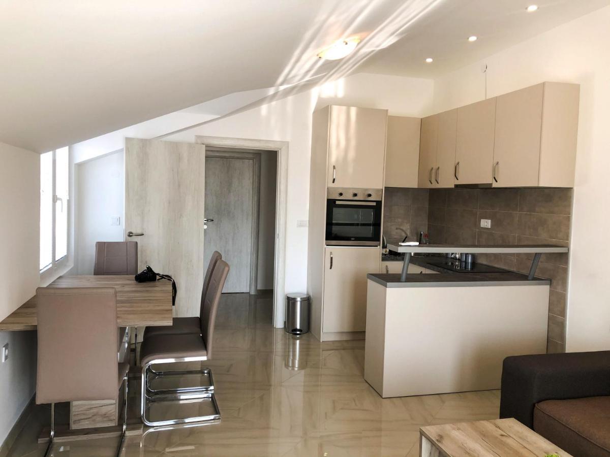 Viktor Appartement Herceg Novi Buitenkant foto