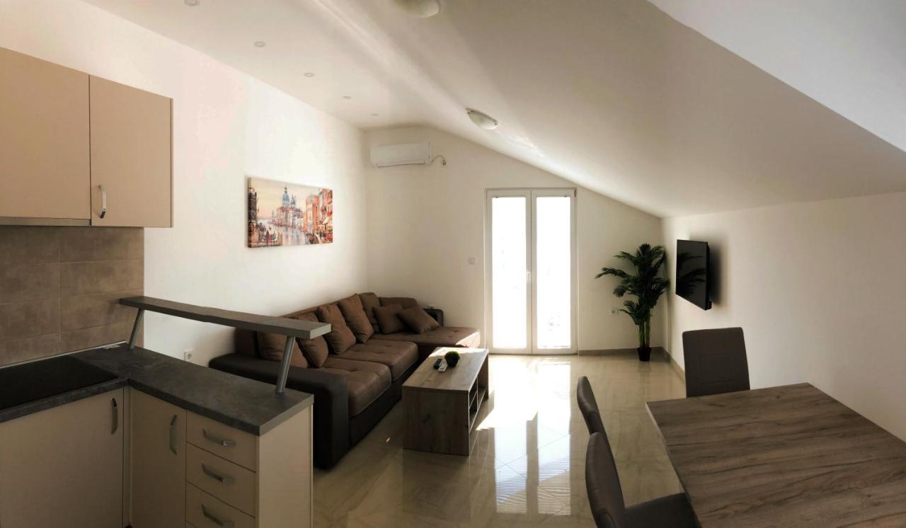 Viktor Appartement Herceg Novi Buitenkant foto