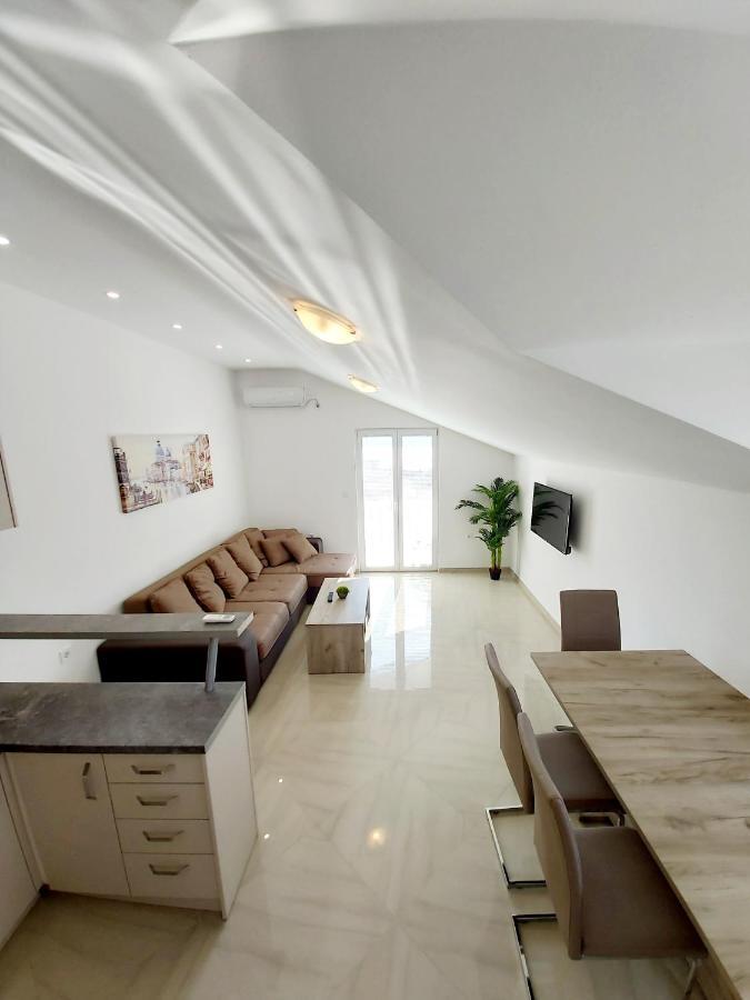 Viktor Appartement Herceg Novi Buitenkant foto