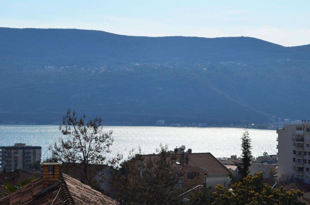 Viktor Appartement Herceg Novi Buitenkant foto