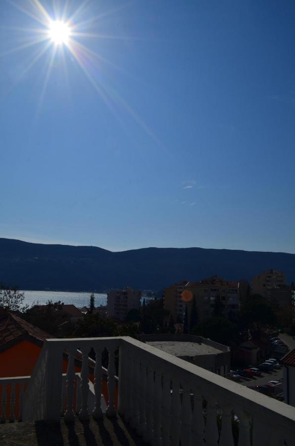 Viktor Appartement Herceg Novi Buitenkant foto